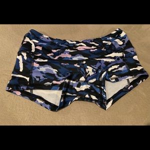 Sz S LRC Fleo Shorts